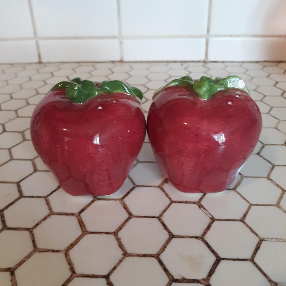 Apple Salt and Pepper Shakers